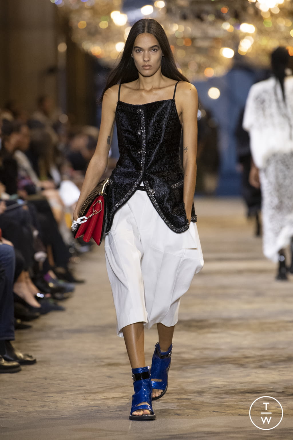 Fashion Week Paris Spring/Summer 2022 look 39 from the Louis Vuitton collection womenswear