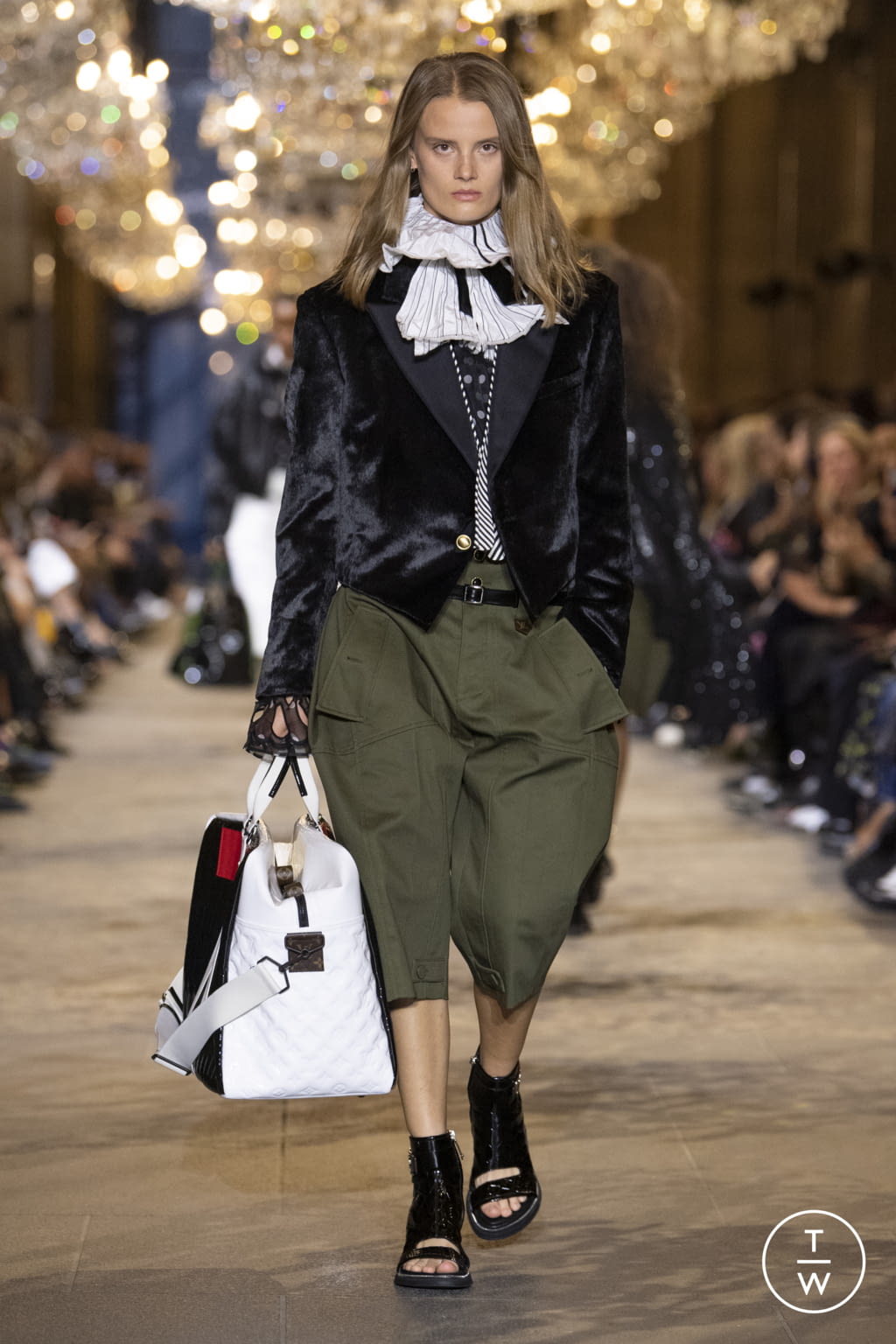 Fashion Week Paris Spring/Summer 2022 look 43 from the Louis Vuitton collection womenswear