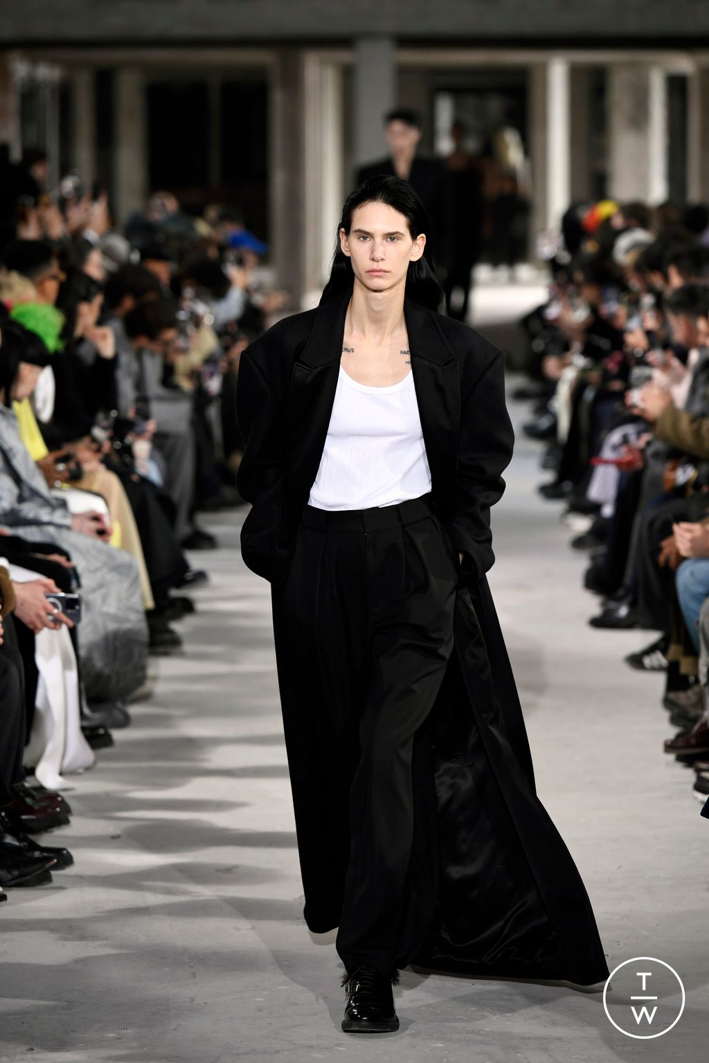 Fashion Week Paris Fall/Winter 2024 look 5 de la collection Louis Gabriel Nouchi menswear