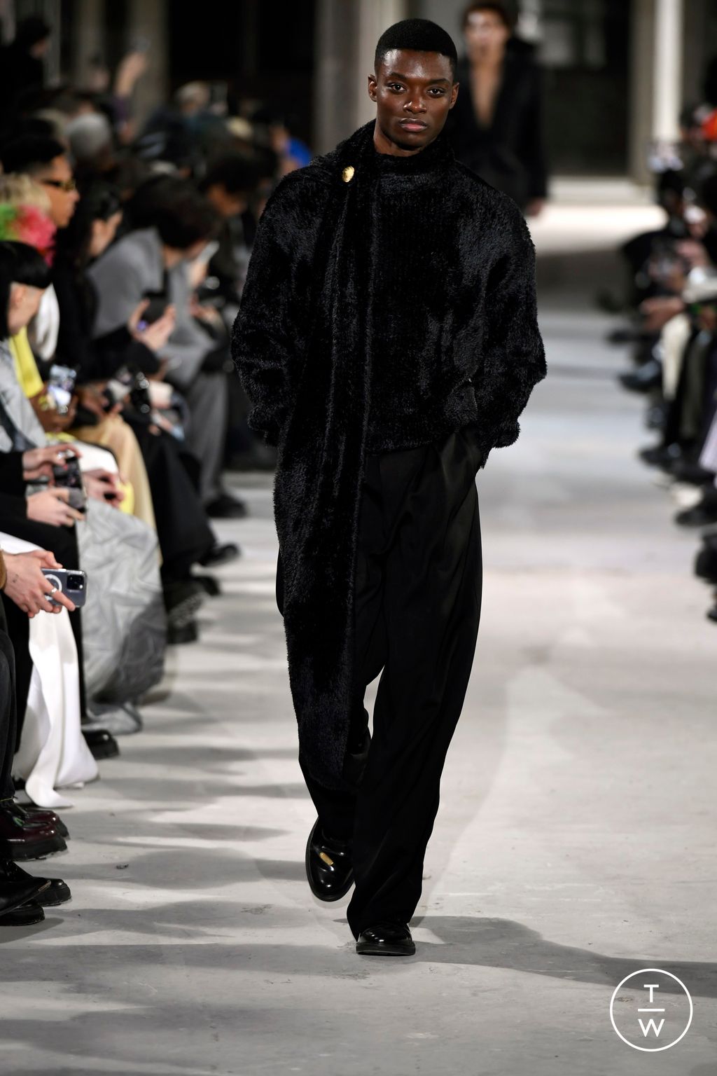Fashion Week Paris Fall/Winter 2024 look 8 from the Louis Gabriel Nouchi collection menswear