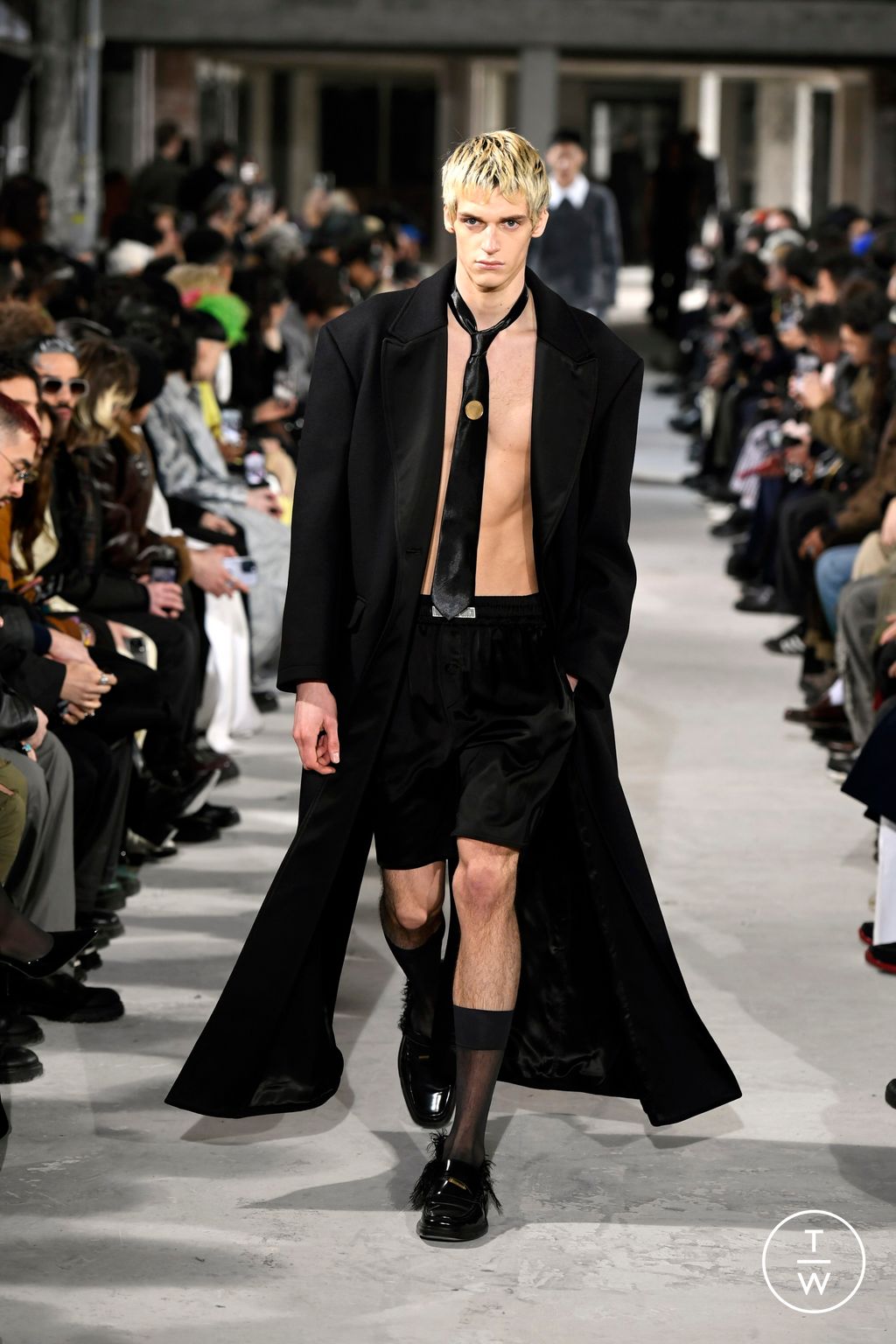 Fashion Week Paris Fall/Winter 2024 look 12 from the Louis Gabriel Nouchi collection menswear
