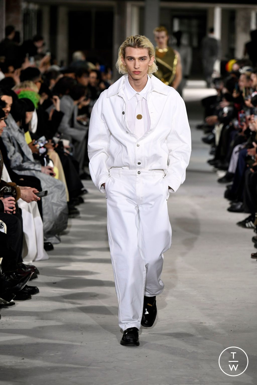 Fashion Week Paris Fall/Winter 2024 look 16 de la collection Louis Gabriel Nouchi menswear