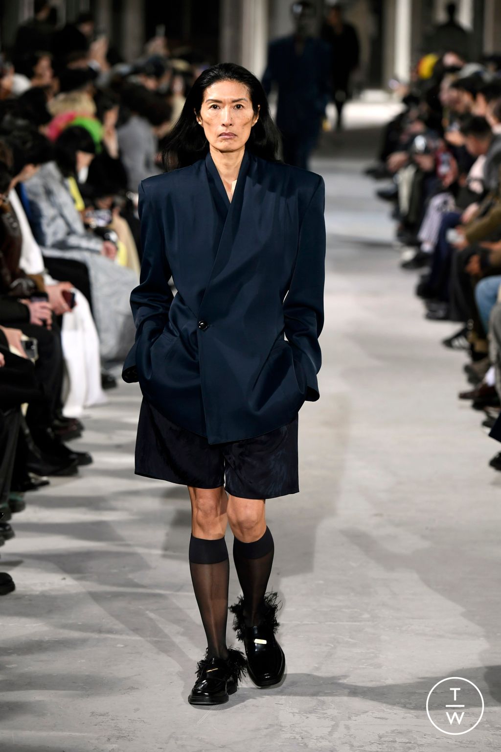 Fashion Week Paris Fall/Winter 2024 look 25 from the Louis Gabriel Nouchi collection menswear