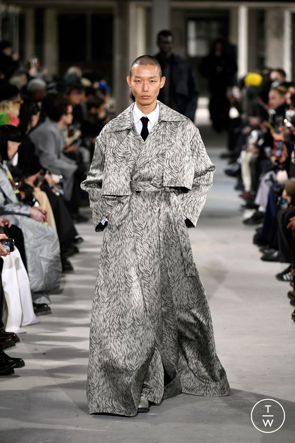 Fashion Week Paris Fall/Winter 2024 look 36 de la collection Louis Gabriel Nouchi menswear