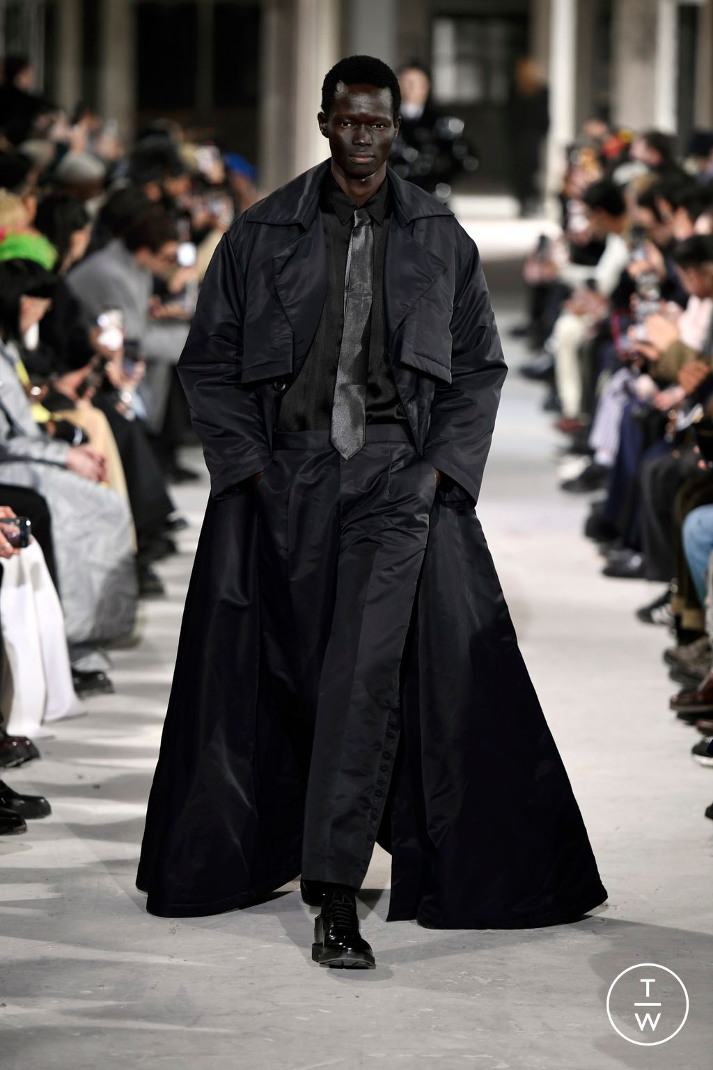 Fashion Week Paris Fall/Winter 2024 look 37 de la collection Louis Gabriel Nouchi menswear