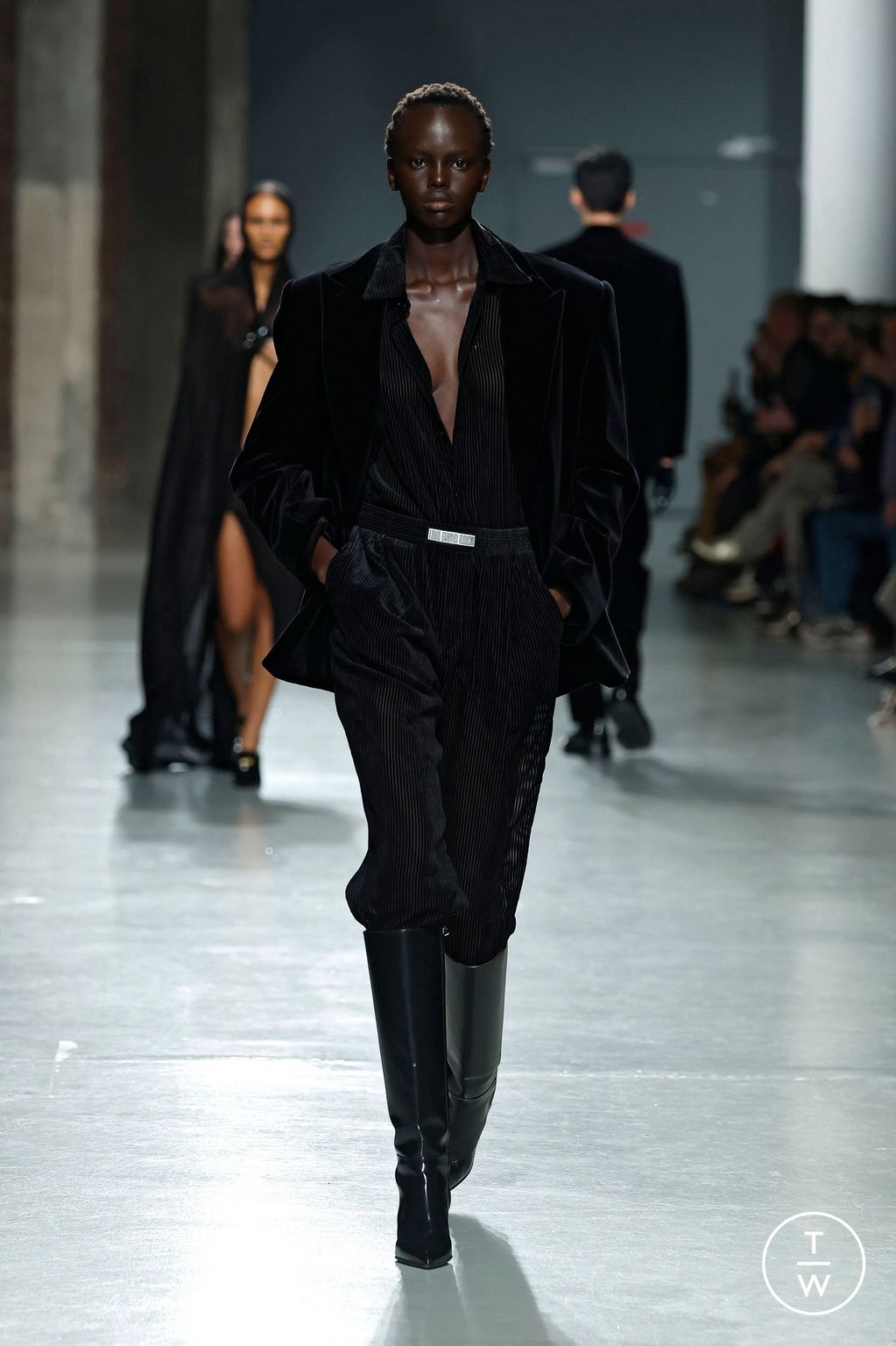 Fashion Week Paris Fall/Winter 2025 look 4 from the LGN Louis Gabriel Nouchi collection menswear