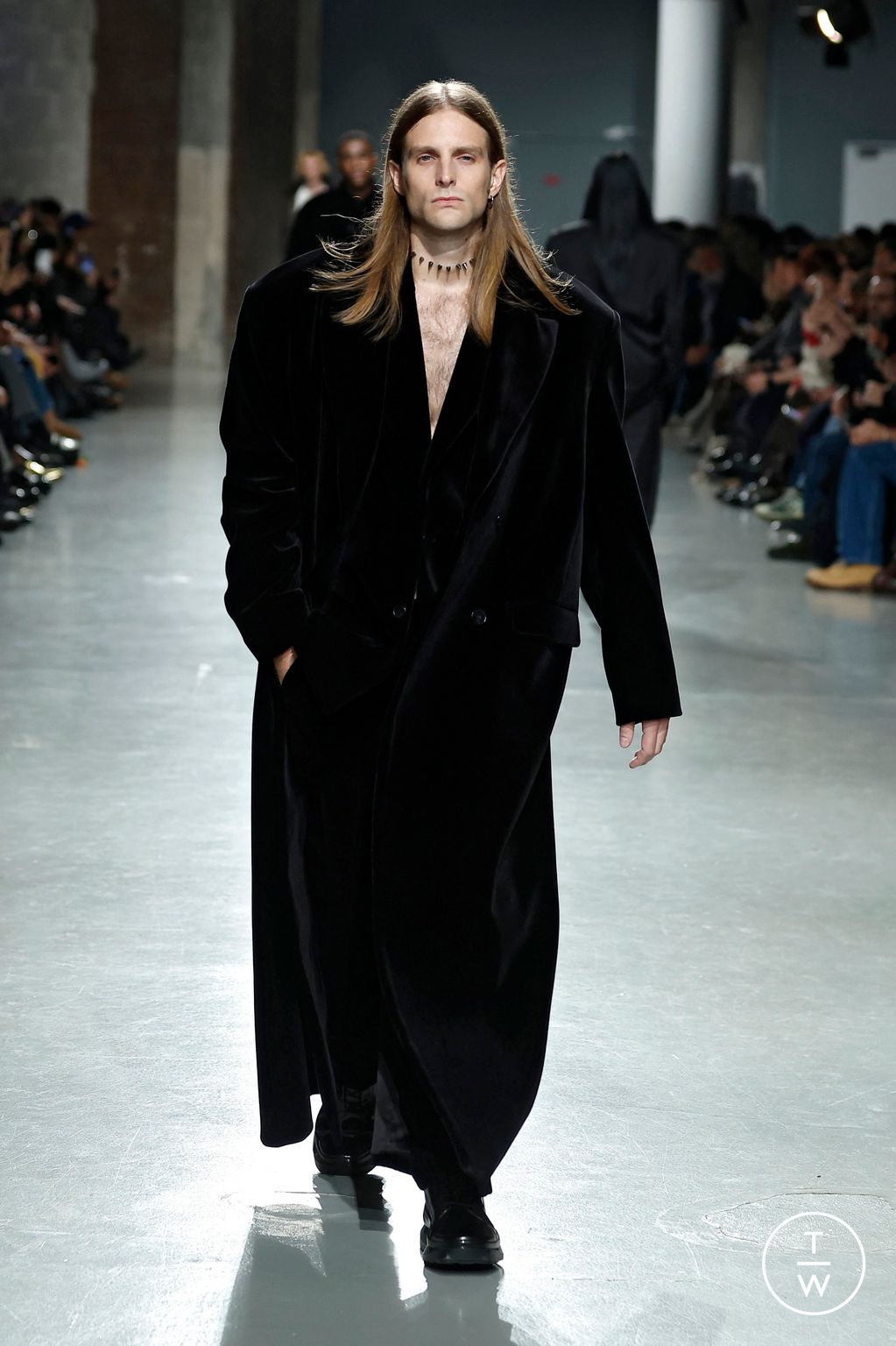 Fashion Week Paris Fall/Winter 2025 look 8 from the LGN Louis Gabriel Nouchi collection menswear