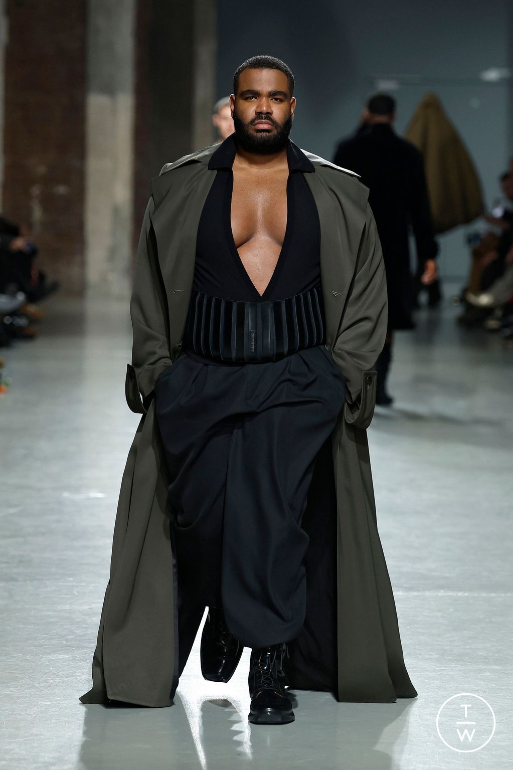 Fashion Week Paris Fall/Winter 2025 look 11 from the LGN Louis Gabriel Nouchi collection menswear