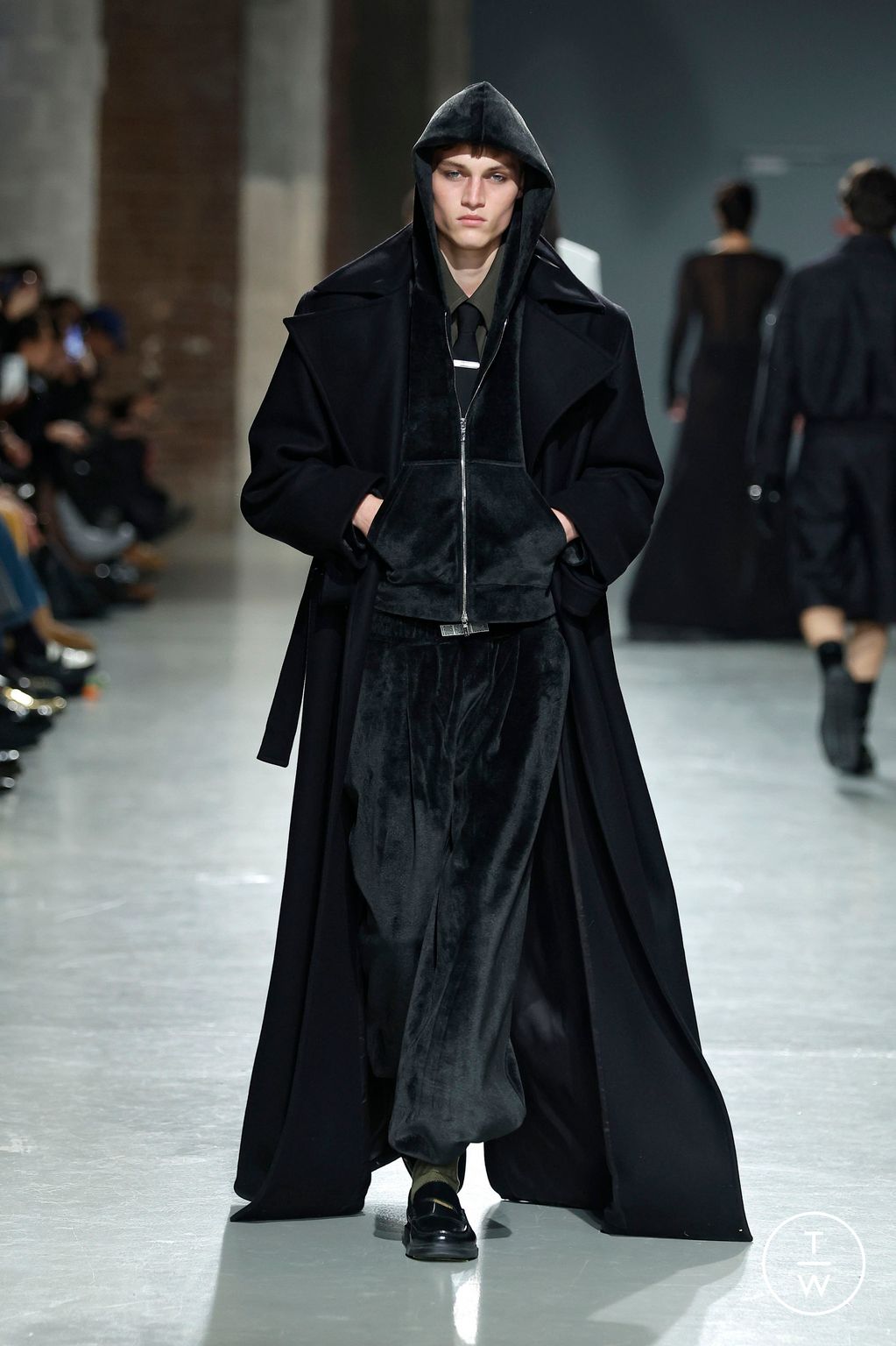 Fashion Week Paris Fall/Winter 2025 look 21 de la collection LGN Louis Gabriel Nouchi menswear