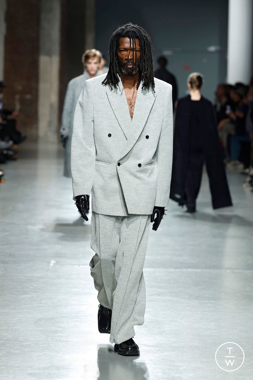 Fashion Week Paris Fall/Winter 2025 look 22 from the LGN Louis Gabriel Nouchi collection menswear