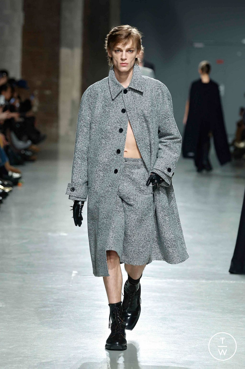 Fashion Week Paris Fall/Winter 2025 look 23 from the LGN Louis Gabriel Nouchi collection menswear