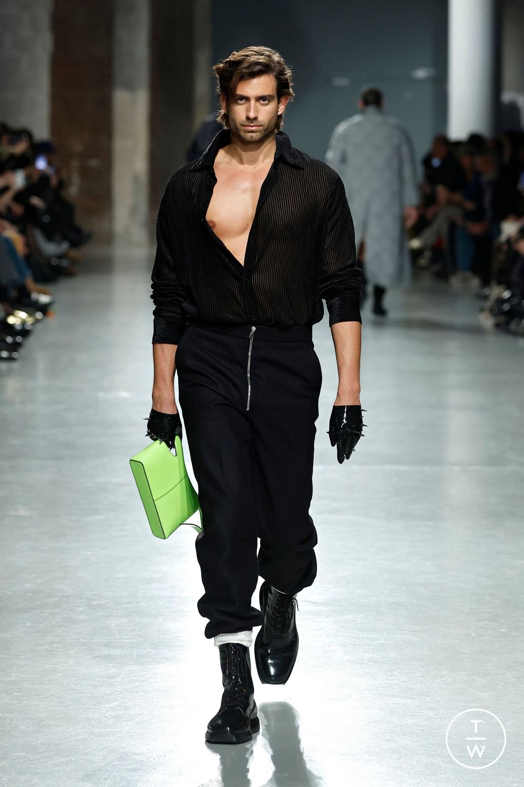 Fashion Week Paris Fall/Winter 2025 look 28 from the LGN Louis Gabriel Nouchi collection menswear