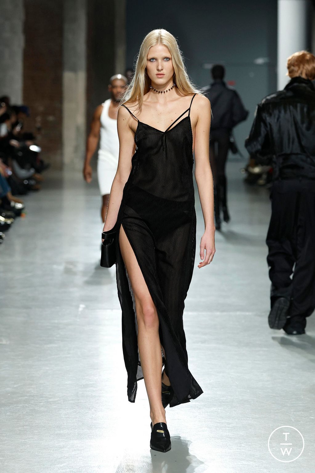 Fashion Week Paris Fall/Winter 2025 look 31 from the LGN Louis Gabriel Nouchi collection menswear