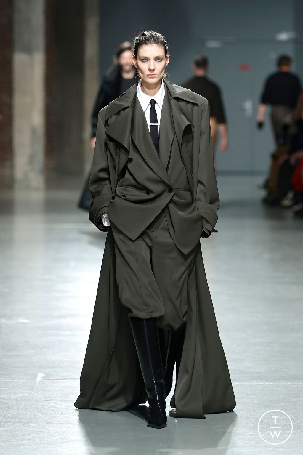Fashion Week Paris Fall/Winter 2025 look 40 de la collection LGN Louis Gabriel Nouchi menswear