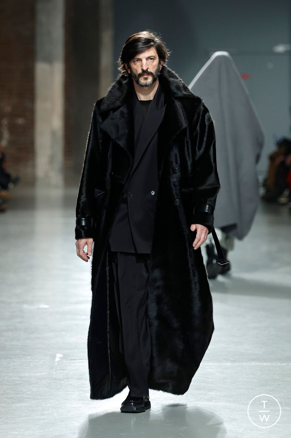 Fashion Week Paris Fall/Winter 2025 look 41 from the LGN Louis Gabriel Nouchi collection menswear