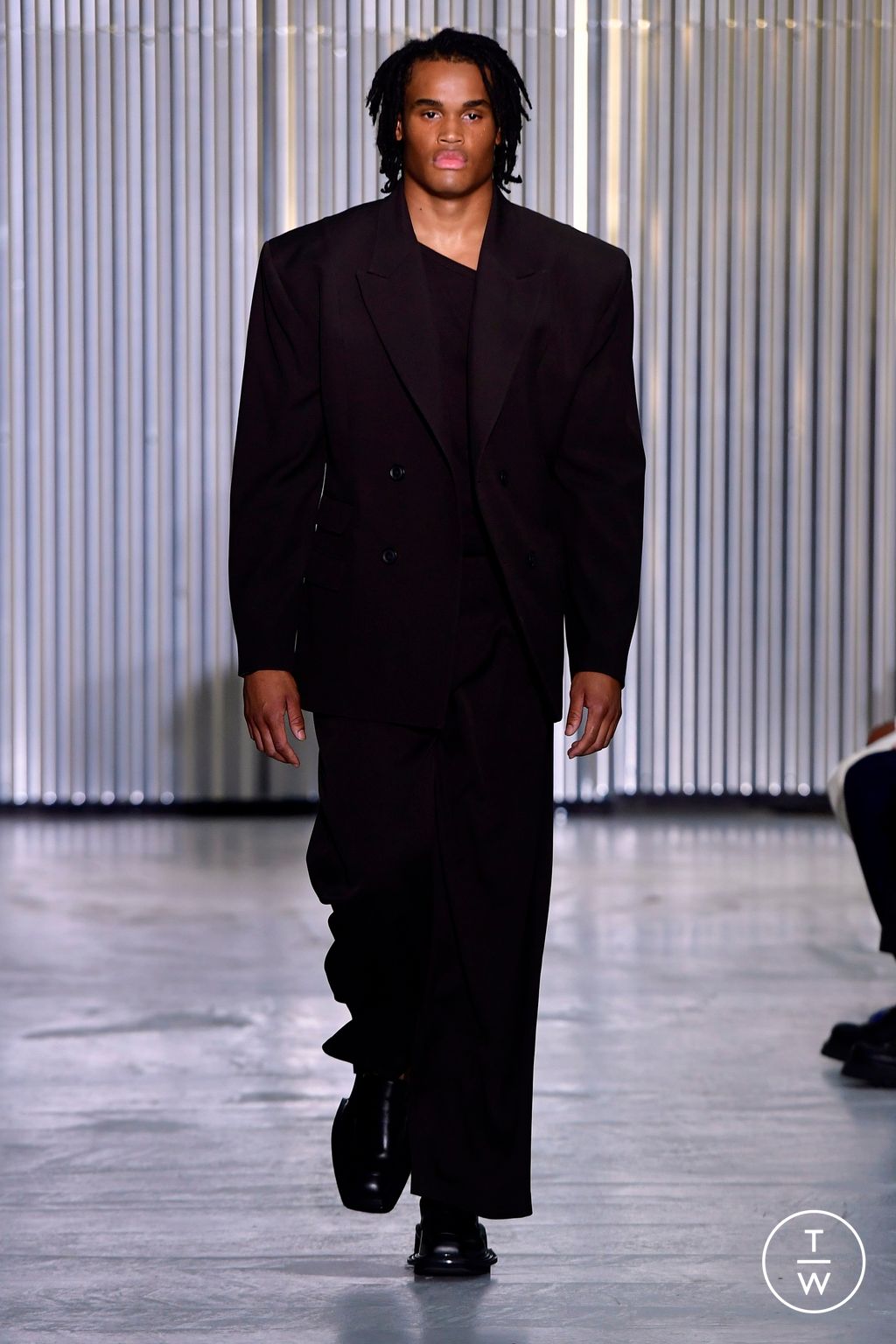 Fashion Week Paris Spring/Summer 2024 look 5 from the Louis Gabriel Nouchi collection 男装