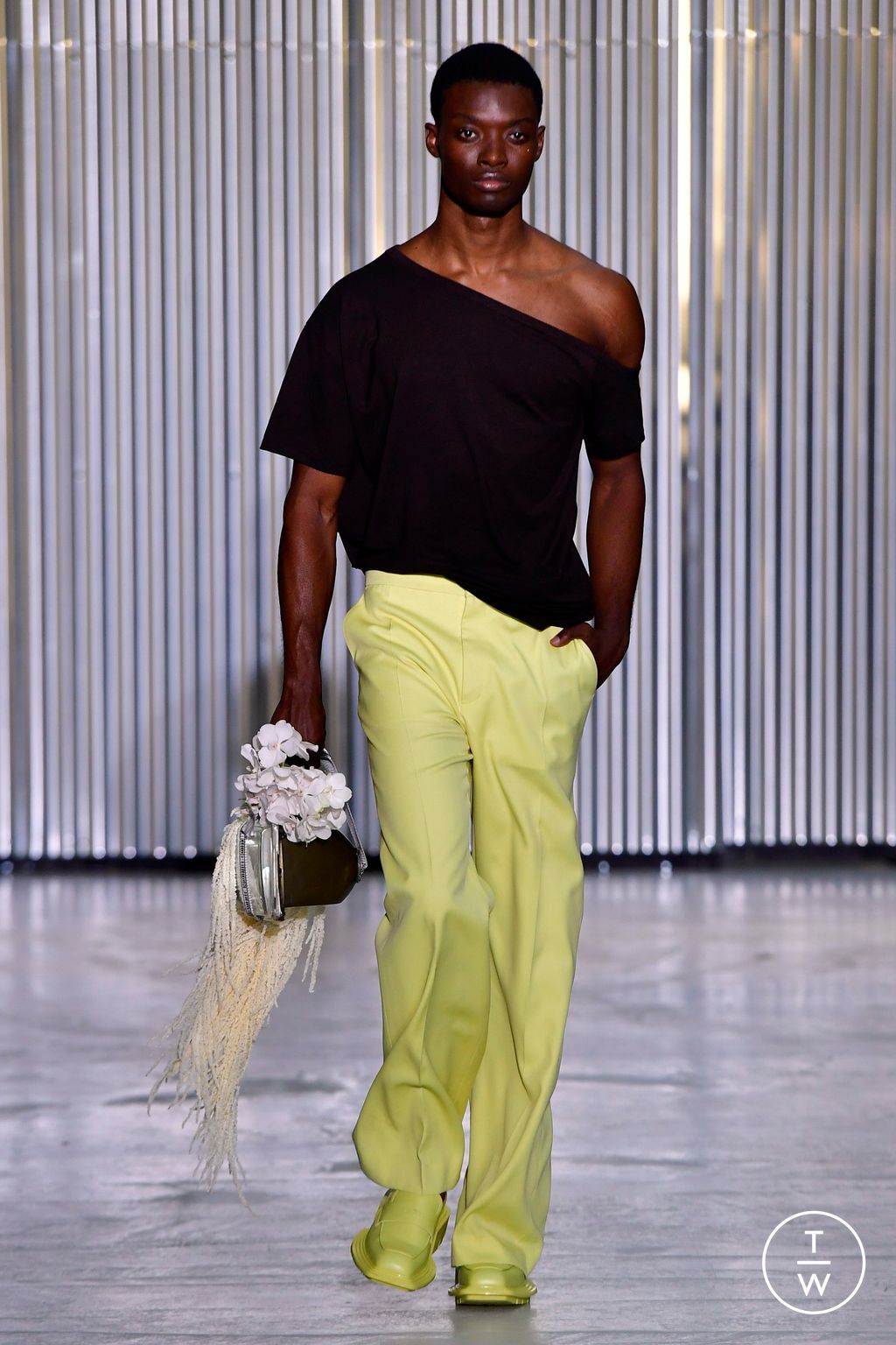 Fashion Week Paris Spring/Summer 2024 look 8 from the LGN Louis Gabriel Nouchi collection 男装