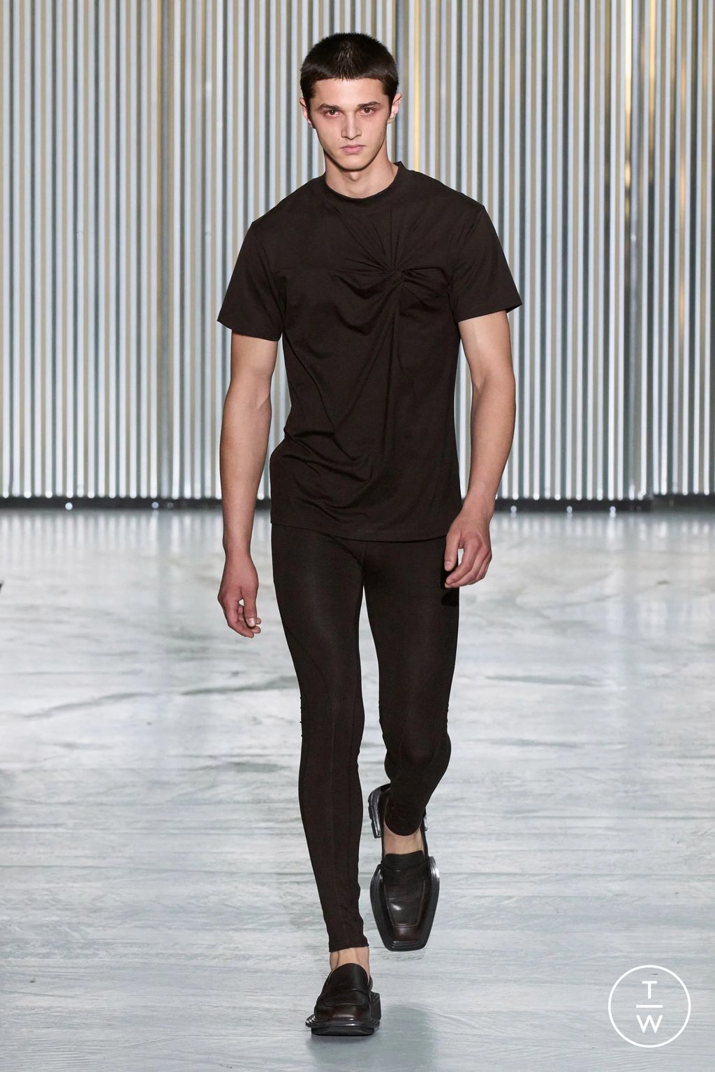 Fashion Week Paris Spring/Summer 2024 look 26 from the Louis Gabriel Nouchi collection 男装