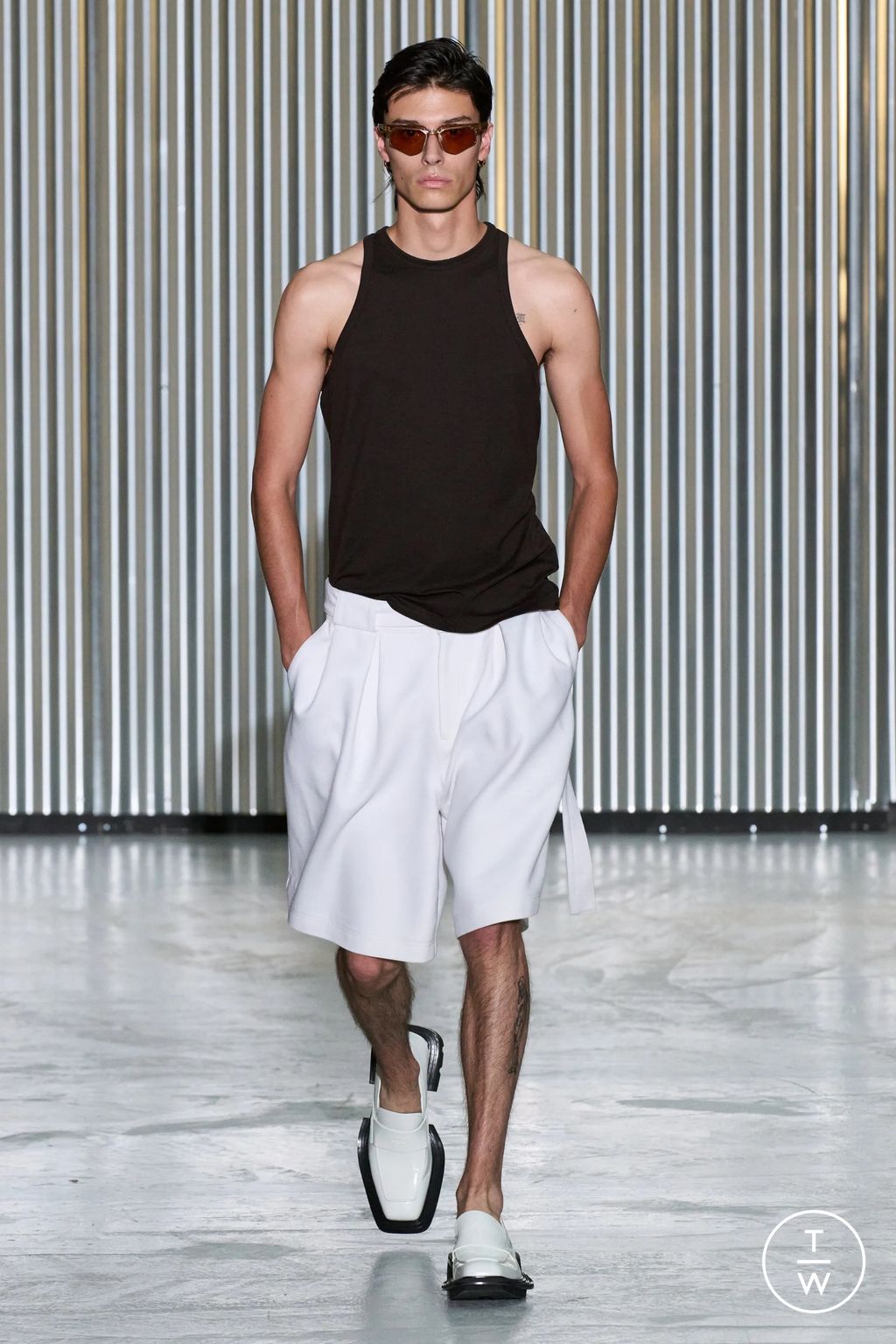 Fashion Week Paris Spring/Summer 2024 look 30 from the Louis Gabriel Nouchi collection 男装