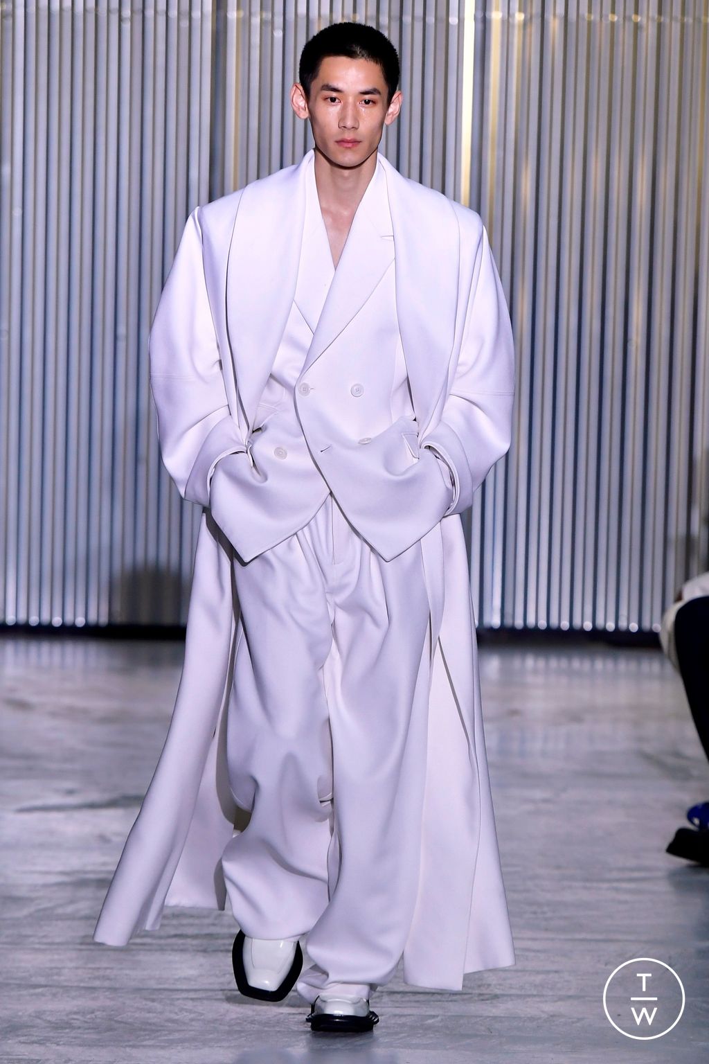 Fashion Week Paris Spring/Summer 2024 look 36 from the Louis Gabriel Nouchi collection menswear