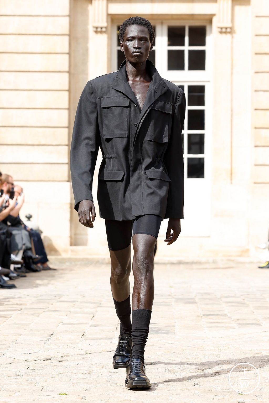 Fashion Week Paris Spring-Summer 2025 look 1 from the Louis Gabriel Nouchi collection 男装