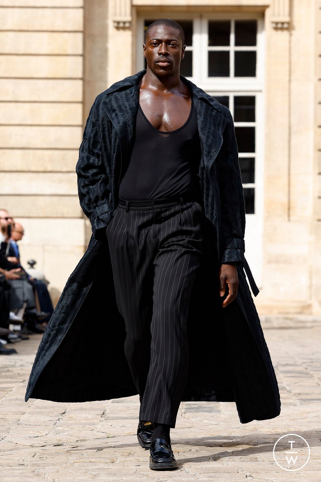 Fashion Week Paris Spring-Summer 2025 look 3 from the Louis Gabriel Nouchi collection 男装