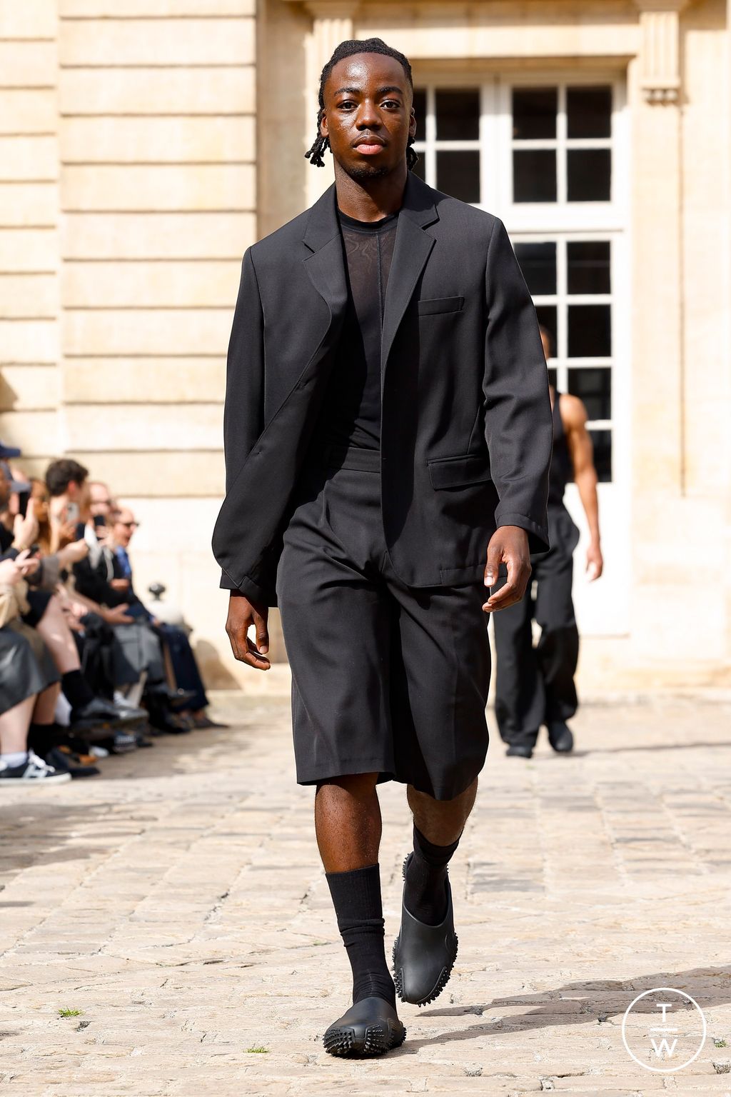 Fashion Week Paris Spring-Summer 2025 look 6 from the Louis Gabriel Nouchi collection 男装