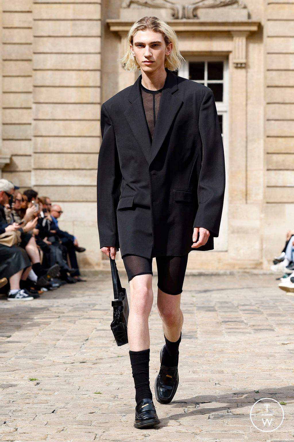 Fashion Week Paris Spring-Summer 2025 look 17 de la collection Louis Gabriel Nouchi menswear