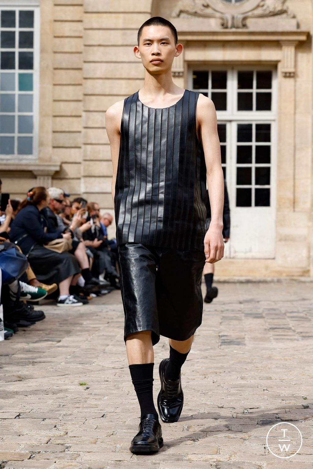 Fashion Week Paris Spring-Summer 2025 look 23 from the Louis Gabriel Nouchi collection 男装