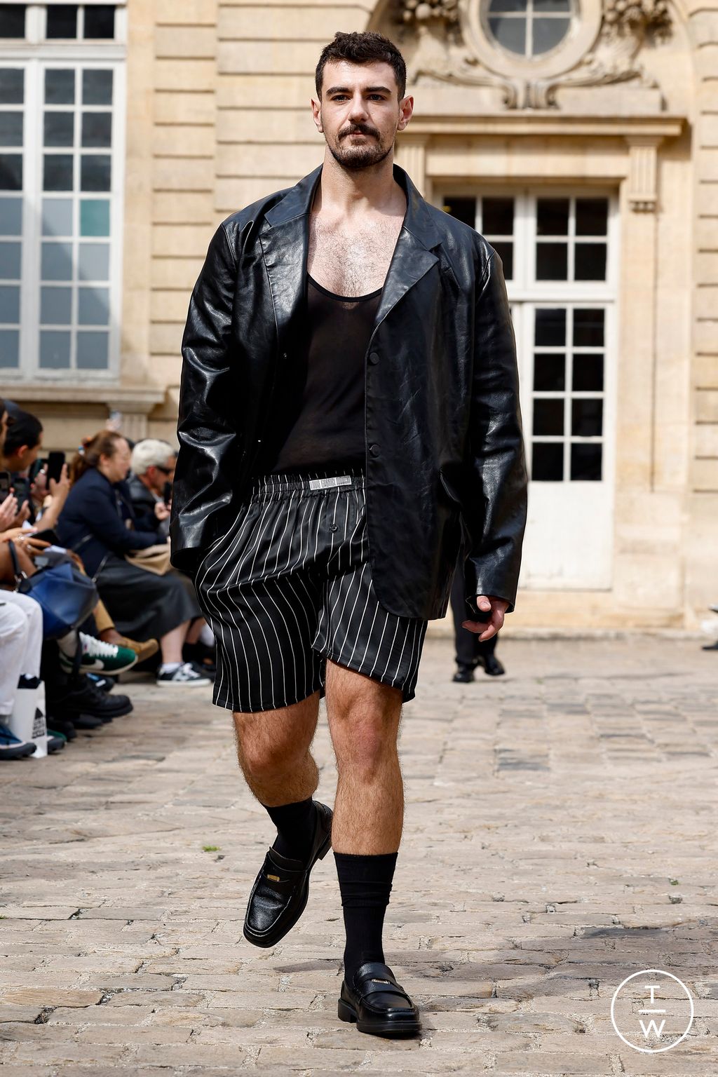 Fashion Week Paris Spring-Summer 2025 look 24 from the Louis Gabriel Nouchi collection 男装