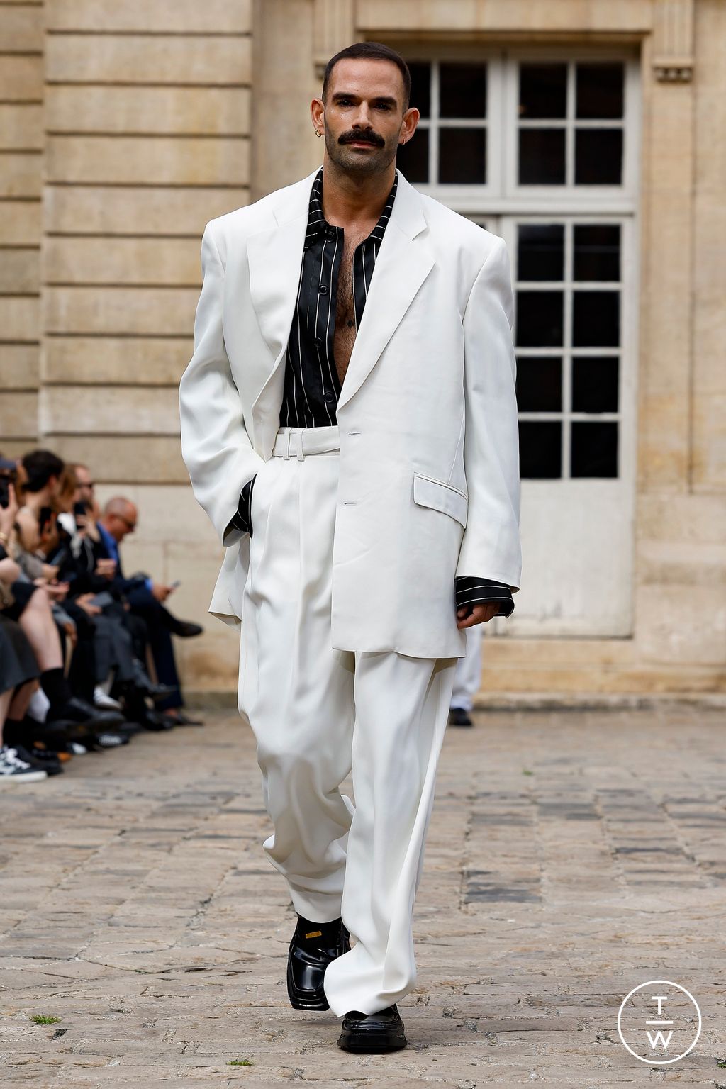 Fashion Week Paris Spring-Summer 2025 look 28 from the Louis Gabriel Nouchi collection menswear