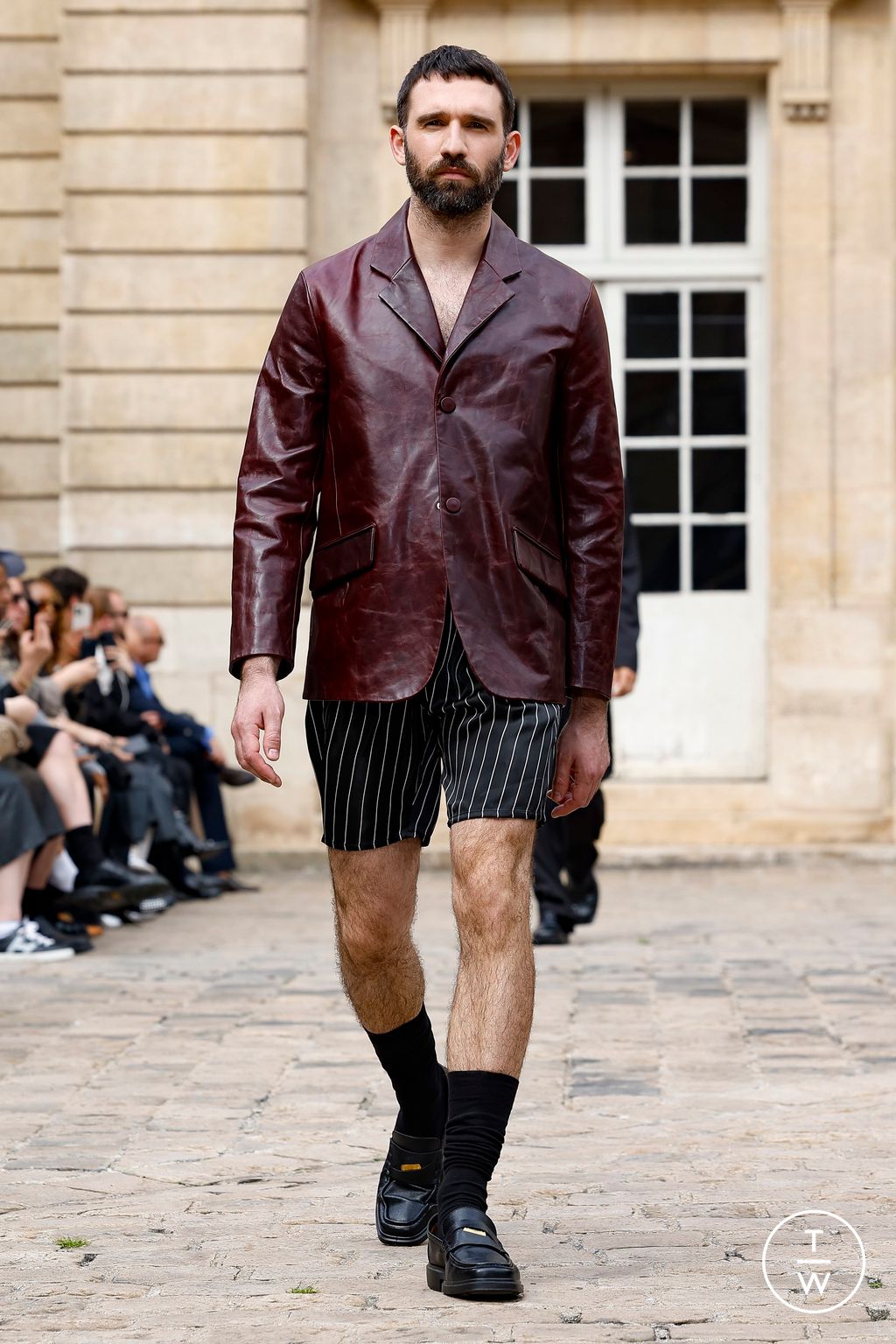 Fashion Week Paris Spring-Summer 2025 look 34 from the Louis Gabriel Nouchi collection 男装