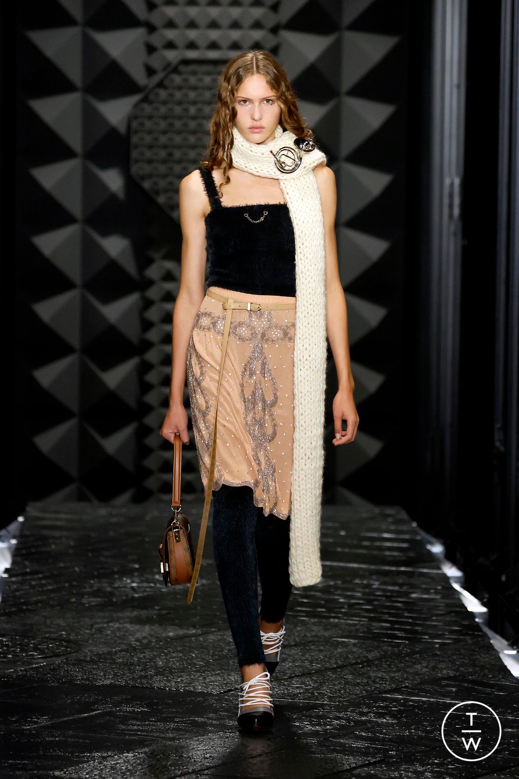 Fashion Week Paris Fall/Winter 2023 look 27 de la collection Louis Vuitton womenswear