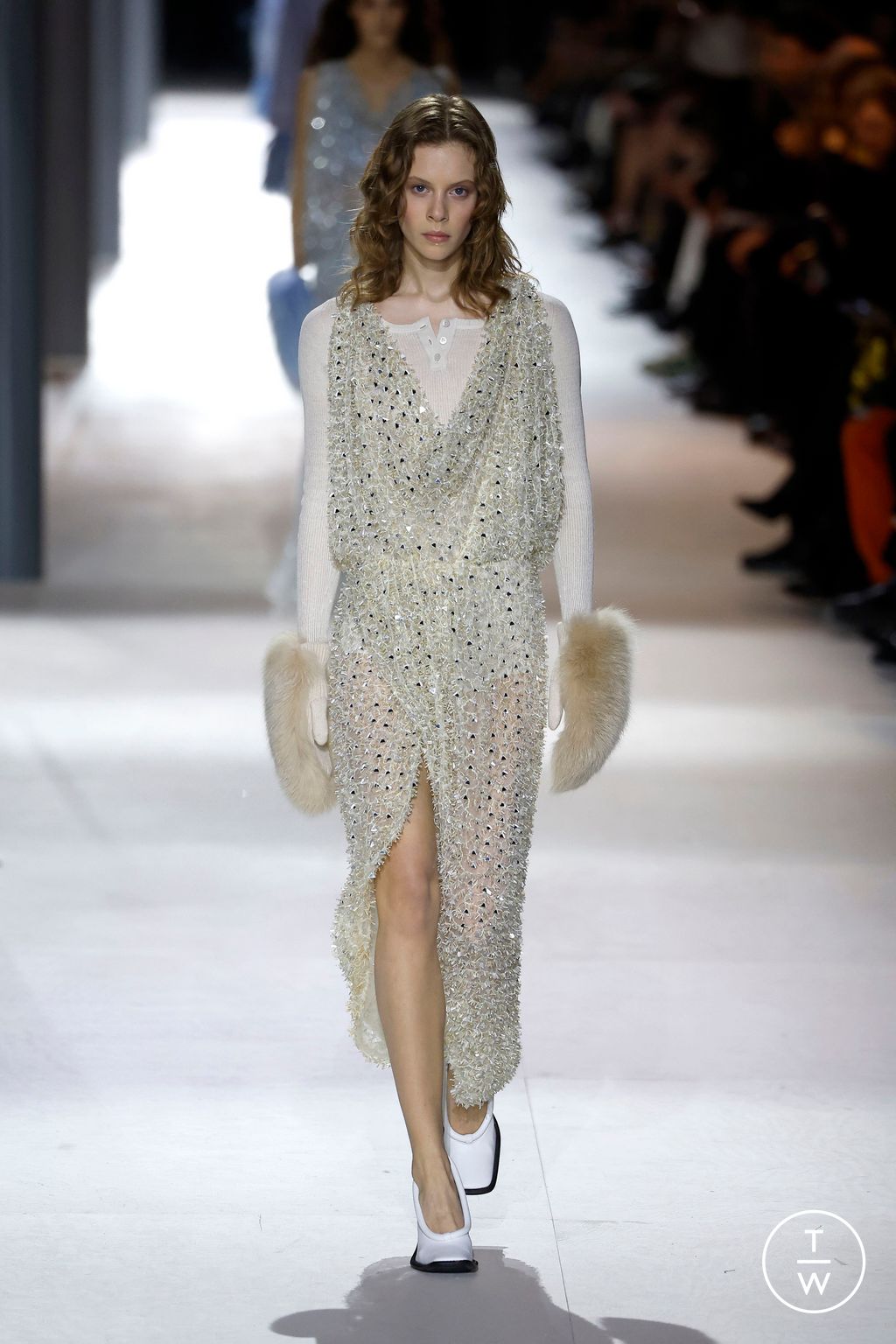 Fashion Week Paris Fall/Winter 2024 look 10 from the Louis Vuitton collection womenswear
