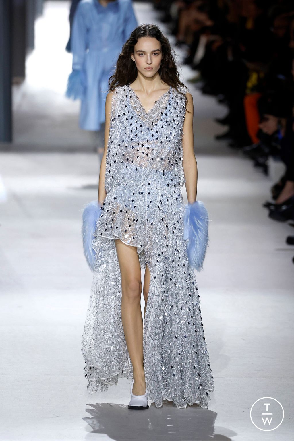 Fashion Week Paris Fall/Winter 2024 look 11 de la collection Louis Vuitton womenswear