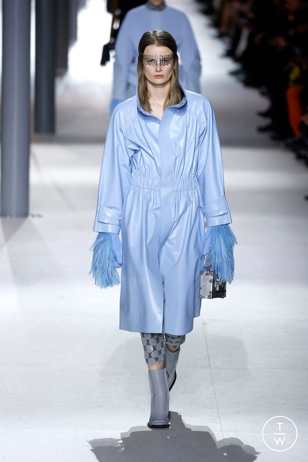 Fashion Week Paris Fall/Winter 2024 look 12 de la collection Louis Vuitton womenswear