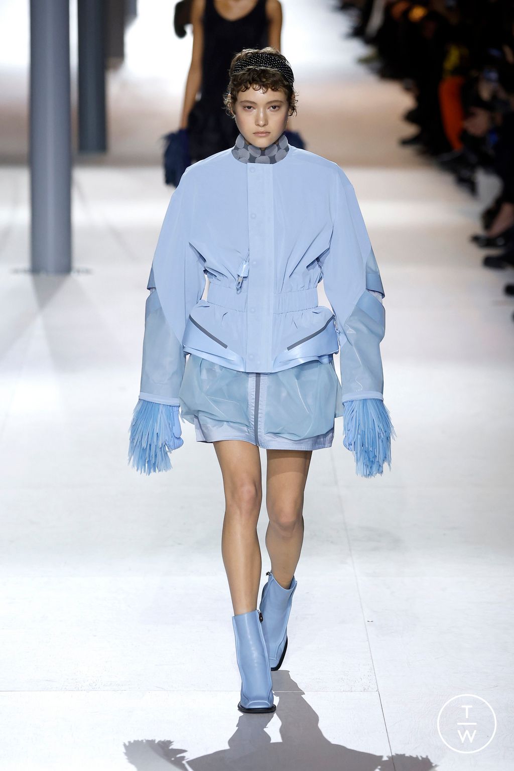 Fashion Week Paris Fall/Winter 2024 look 13 de la collection Louis Vuitton womenswear