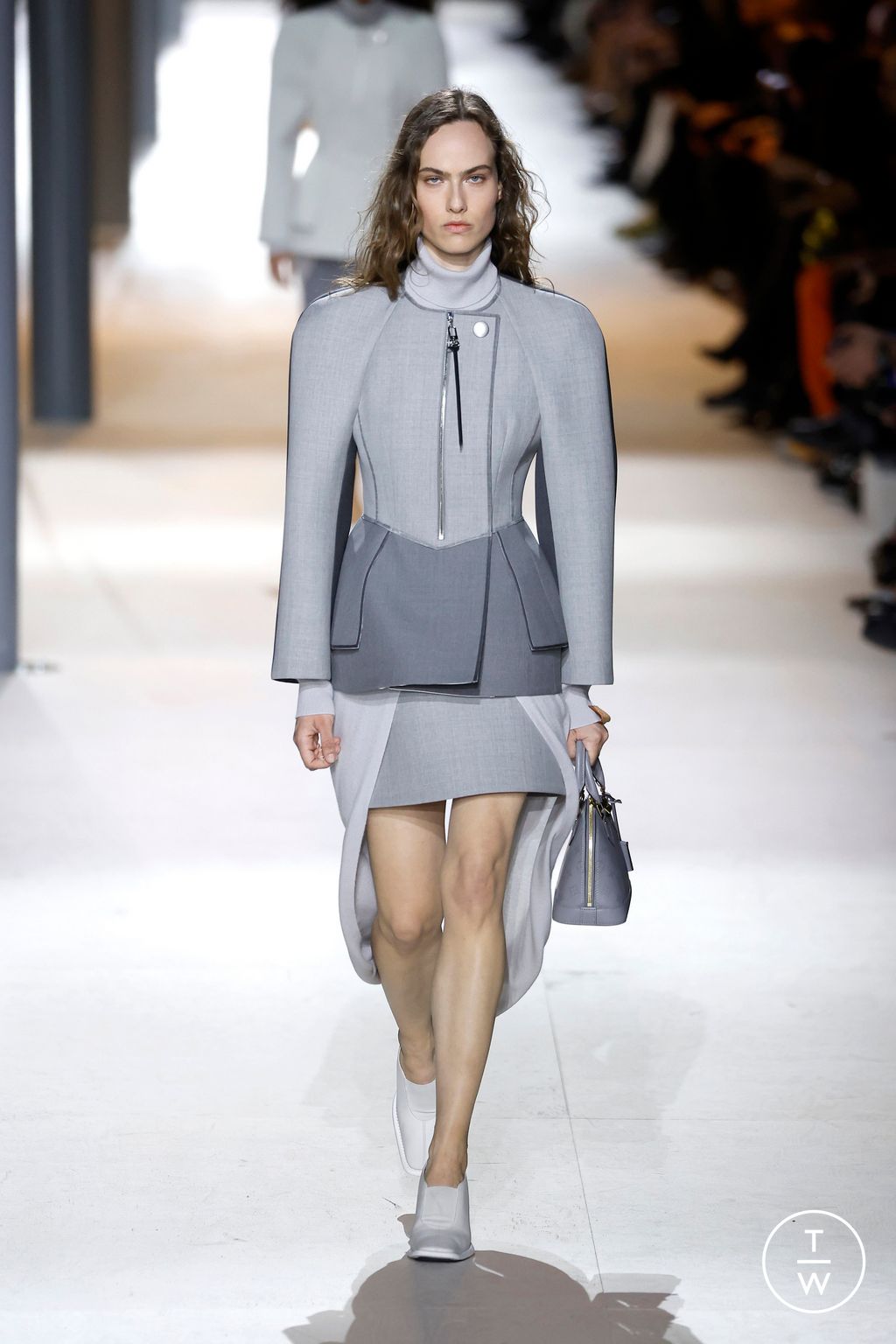 Fashion Week Paris Fall/Winter 2024 look 21 de la collection Louis Vuitton womenswear