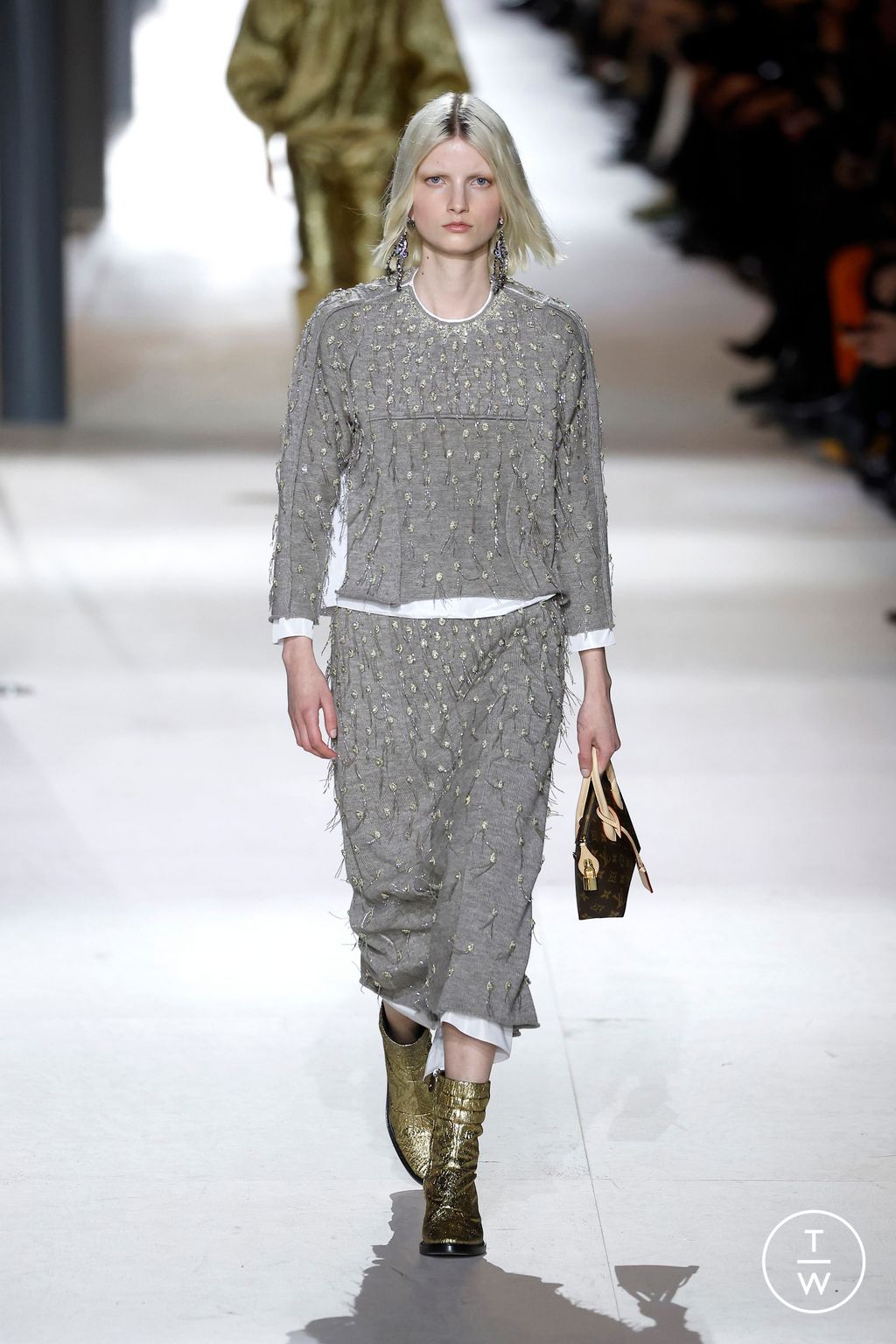 Fashion Week Paris Fall/Winter 2024 look 28 de la collection Louis Vuitton womenswear