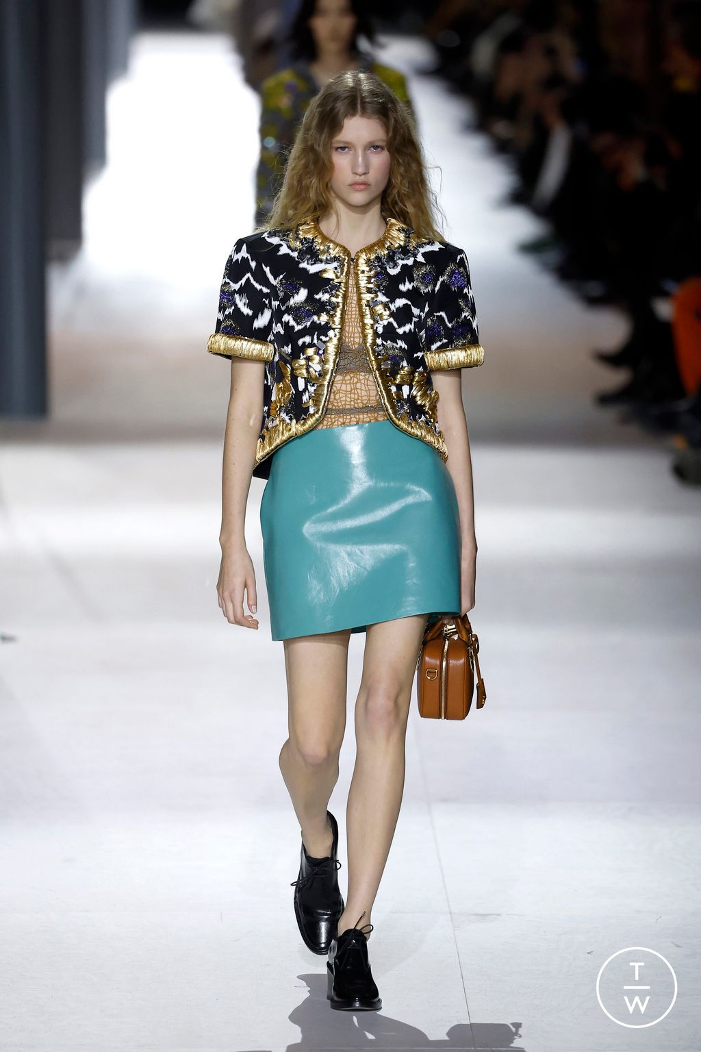 Fashion Week Paris Fall/Winter 2024 look 34 from the Louis Vuitton collection womenswear