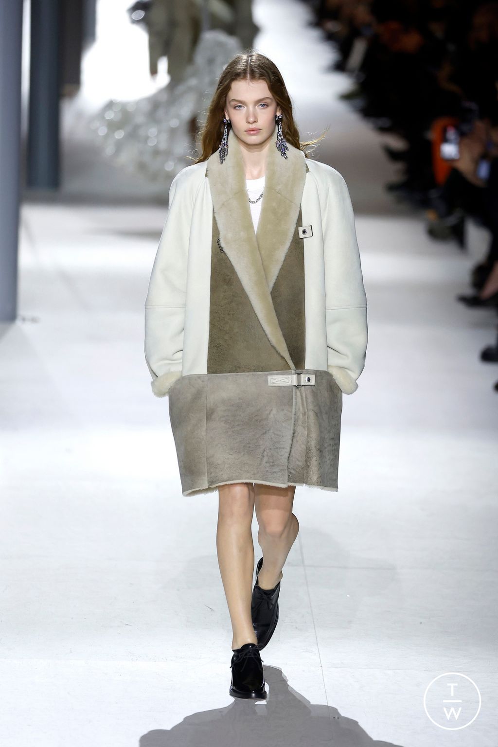 Fashion Week Paris Fall/Winter 2024 look 37 de la collection Louis Vuitton womenswear