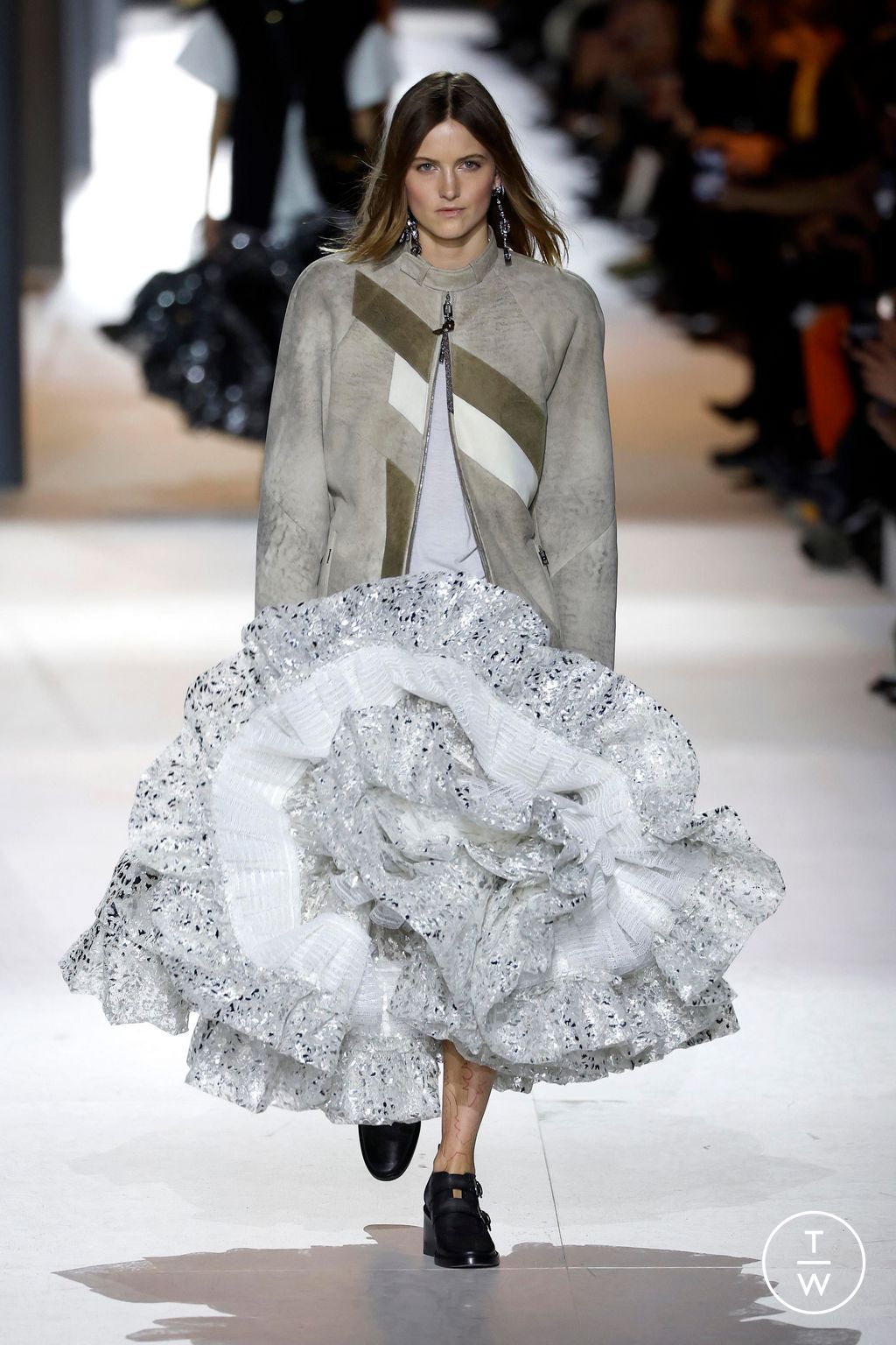 Fashion Week Paris Fall/Winter 2024 look 38 de la collection Louis Vuitton womenswear