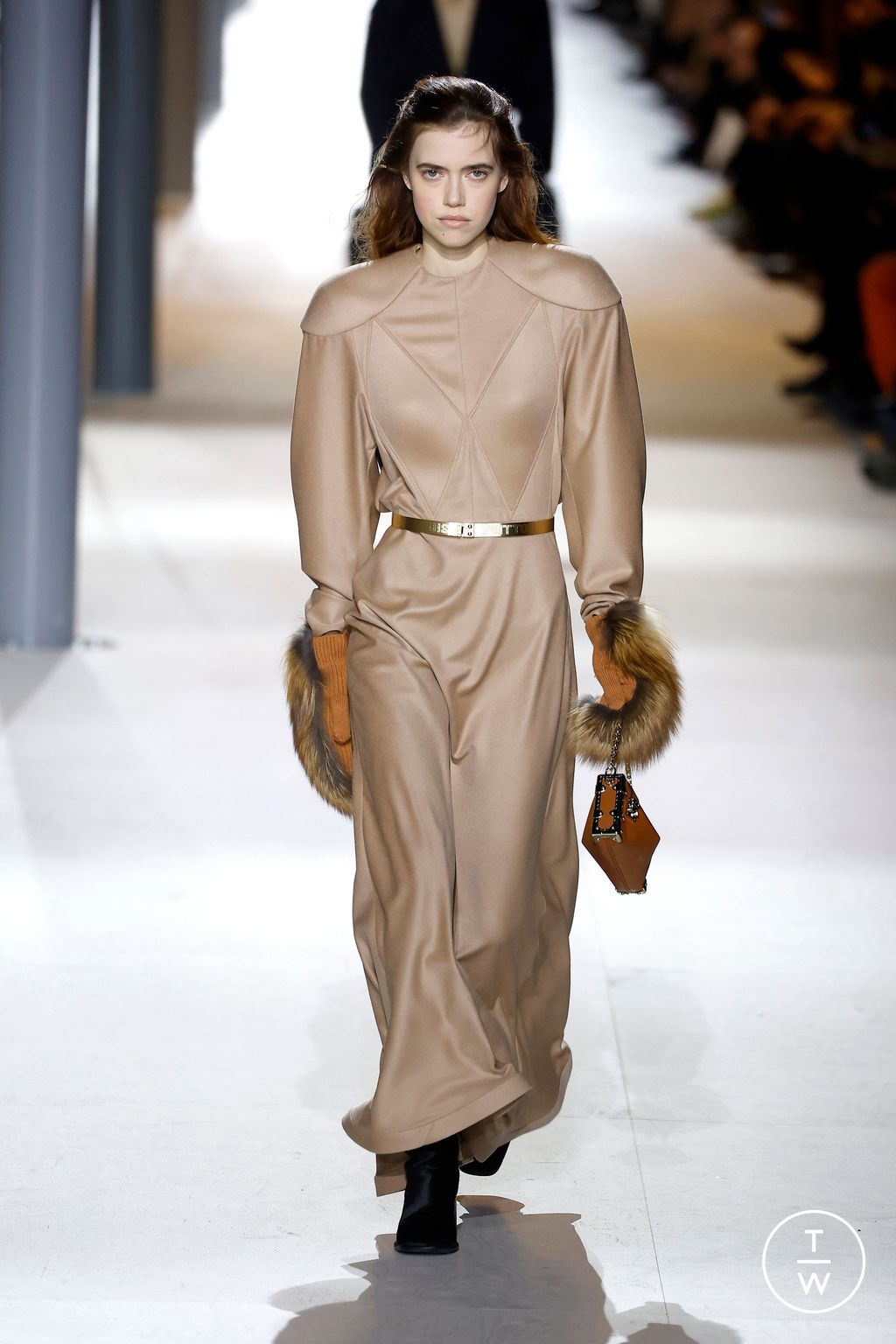 Fashion Week Paris Fall/Winter 2024 look 46 from the Louis Vuitton collection womenswear