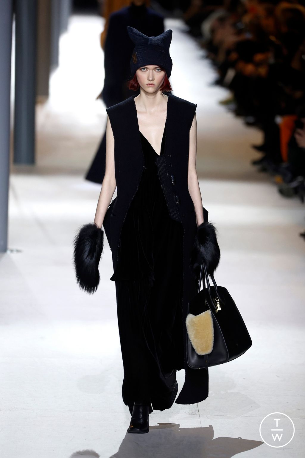 Fashion Week Paris Fall/Winter 2024 look 51 de la collection Louis Vuitton womenswear
