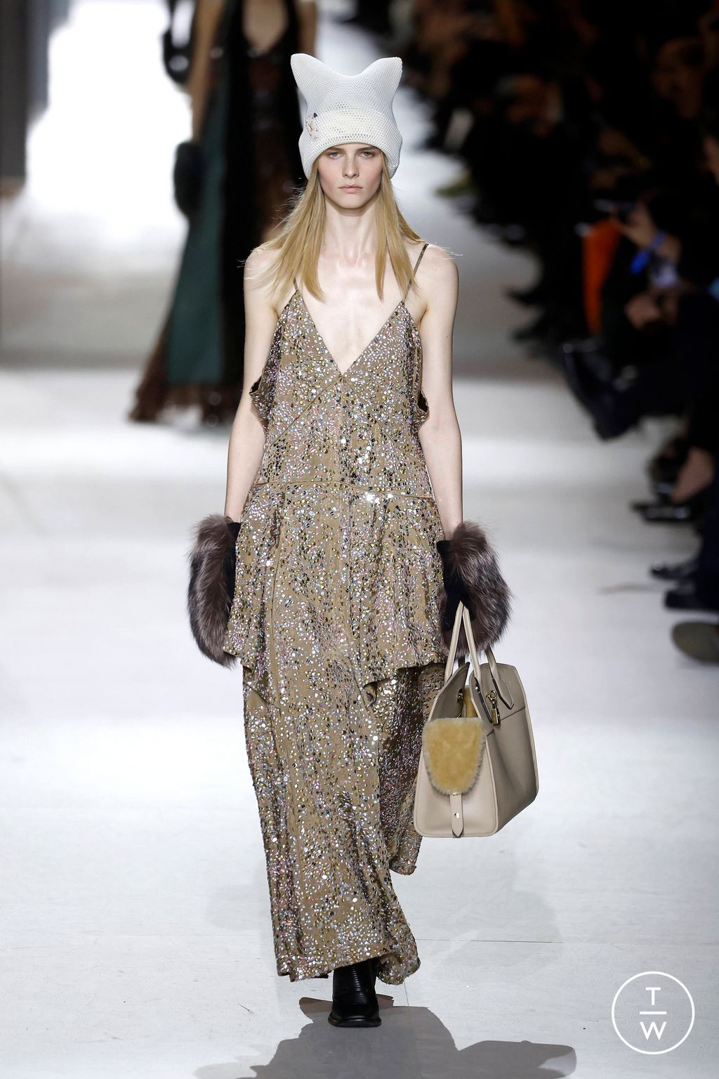 Fashion Week Paris Fall/Winter 2024 look 54 from the Louis Vuitton collection 女装