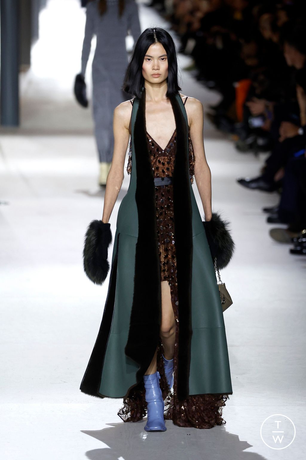 Fashion Week Paris Fall/Winter 2024 look 55 de la collection Louis Vuitton womenswear