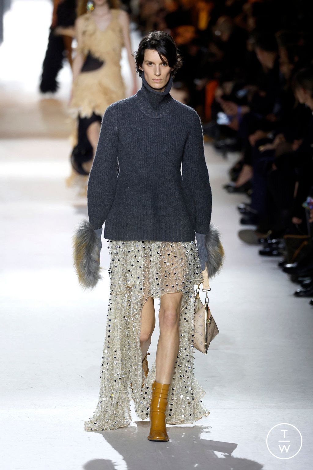 Fashion Week Paris Fall/Winter 2024 look 57 from the Louis Vuitton collection womenswear