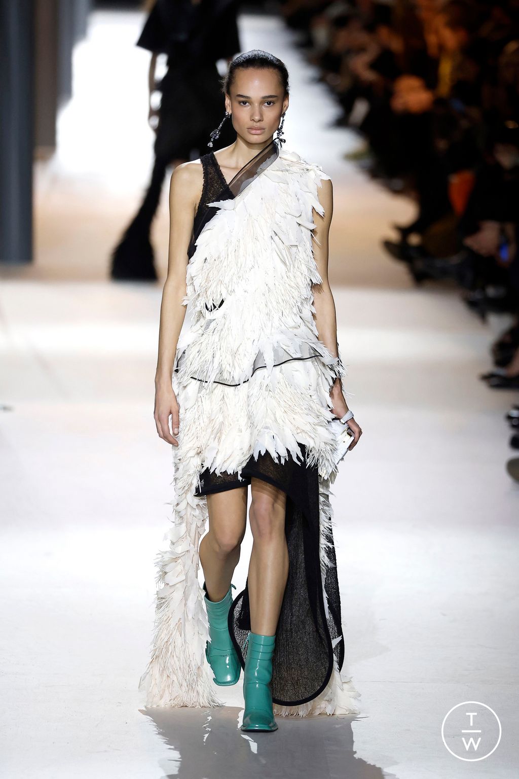 Fashion Week Paris Fall/Winter 2024 look 62 de la collection Louis Vuitton womenswear