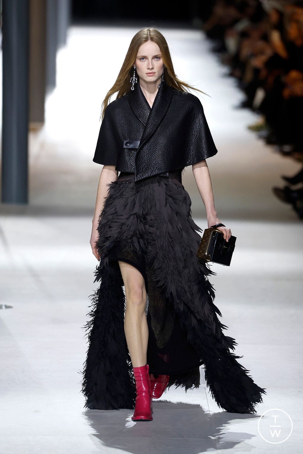 Fashion Week Paris Fall/Winter 2024 look 63 from the Louis Vuitton collection womenswear