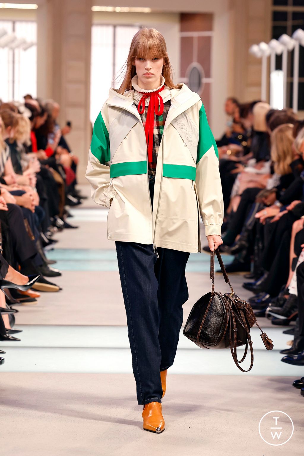 Fashion Week Paris Fall/Winter 2025 look 6 from the Louis Vuitton collection womenswear